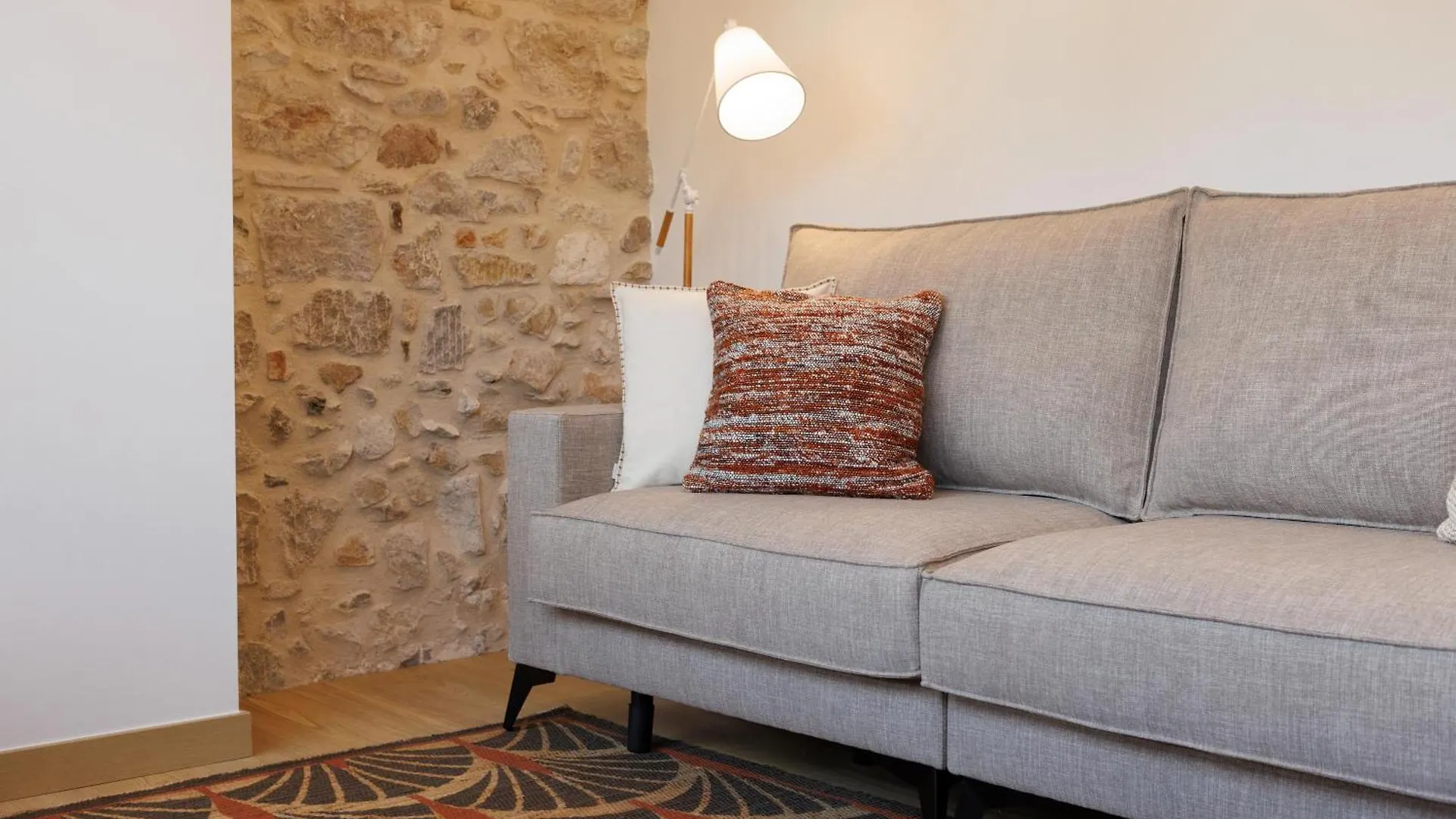 Bravissimo Pont Sant Agusti, Monthly Apartments Girona Spain