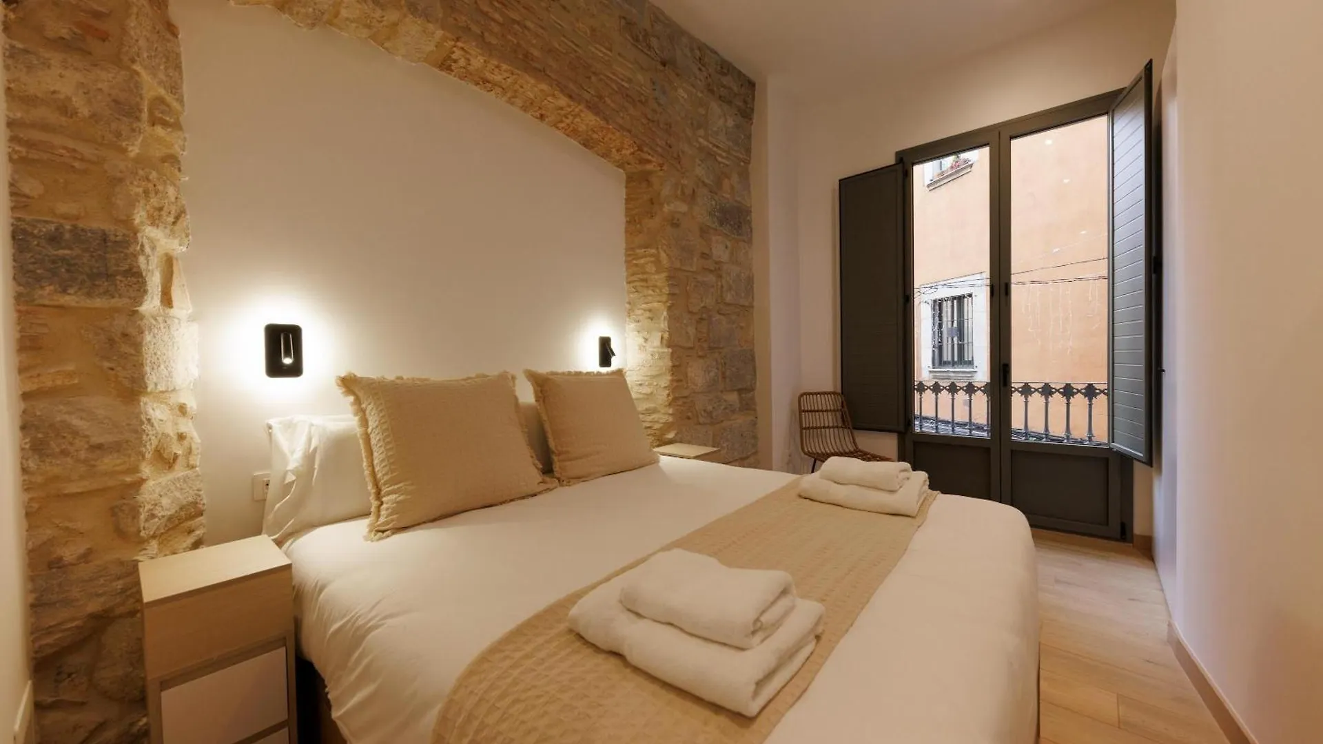Bravissimo Pont Sant Agusti, Monthly Apartments Girona Spain